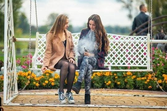 Entdecken Sie e-dym und wie Sie e-liquid günstig im Ausland kaufen können für das beste Dampferlebnis