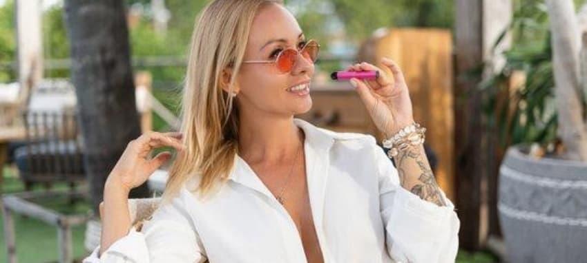 Jednorázové E-cigarety unterwegs, e-zigarette flugzeug handgepäck sicher transportieren und Kontrollen meistern