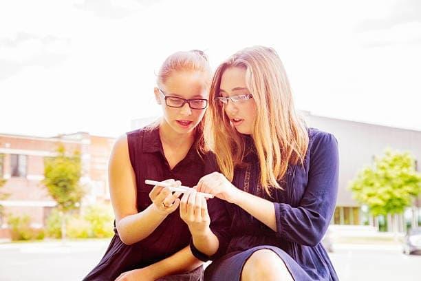 Entdecken Sie den neuesten papieros elektroniczny und wie e vape einweg Ihre Dampferfahrung revolutioniert